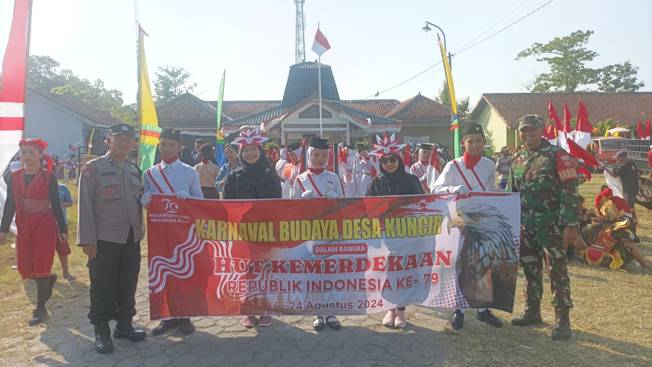 Meriah seluruh siswa-siswi SMP N 2 Wonosalam ikut berpartisipasi di Karnaval Budaya Desa Kuncir